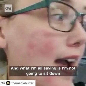 Elin Ersson refusing to sit down